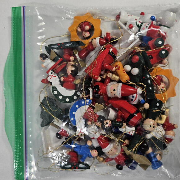 Lot of 42 Vintage Wooden Christmas Tree Ornaments Andles Ect. Small - Picture 4 of 4